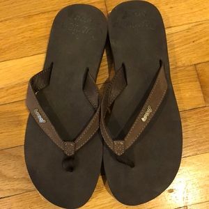 Reef sandals, very lightly worn. Like new. Size 8